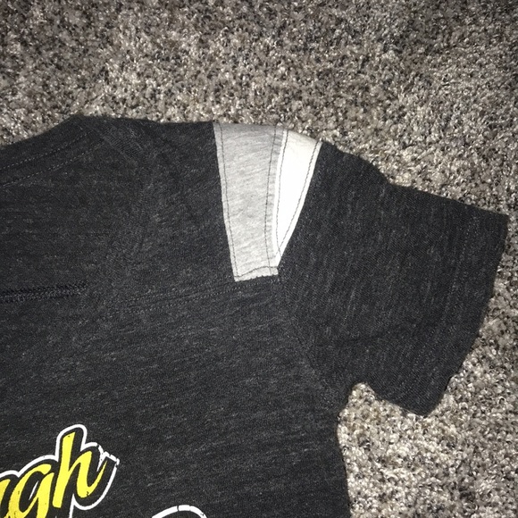 Pittsburgh Pirates Genuine Merchandise Brand Short Sleeve Shirt size Small - Picture 5 of 7